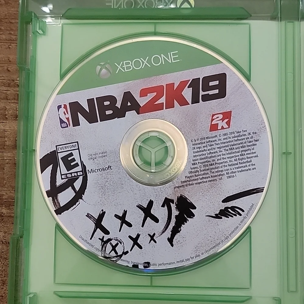 XBOX ONE - NBA 2K19 video game DVD‎ & case